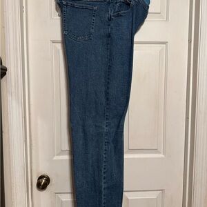 Classic Blue Denim Jeans wrangler size 36x34.   Fed 26. B. 37